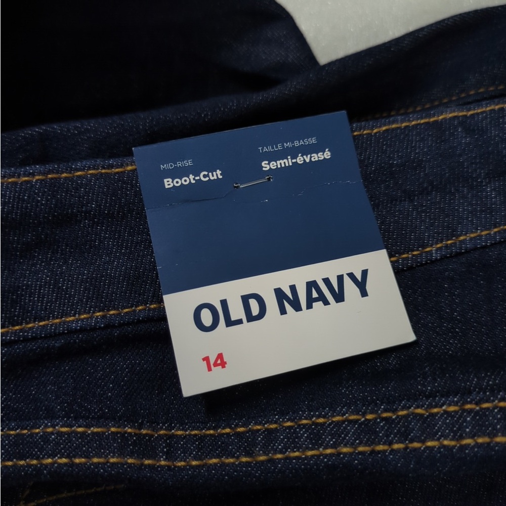Old Navy Mid-rise Boot-cut Jeans - Picture 8 of 9